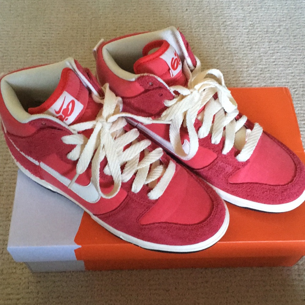 Women’s Red and White Nike Dunk High 6.0 size 7